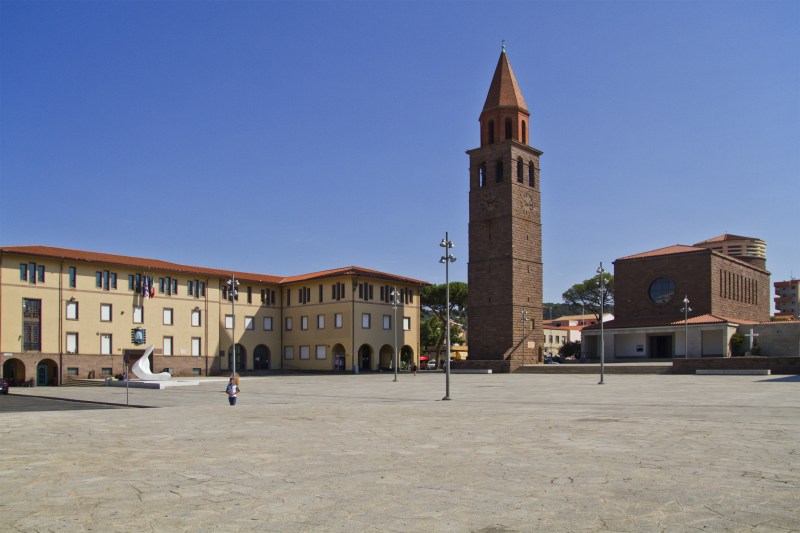 carbonia_-_piazza_roma_-_panoramio